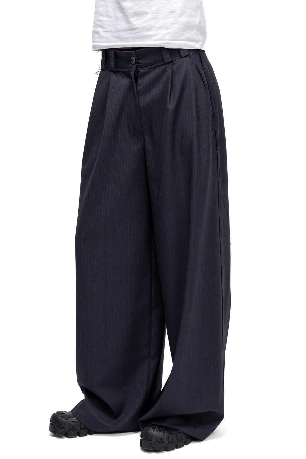 Pantaloni Bleumarin cu Dungi si Detalii Tailoring