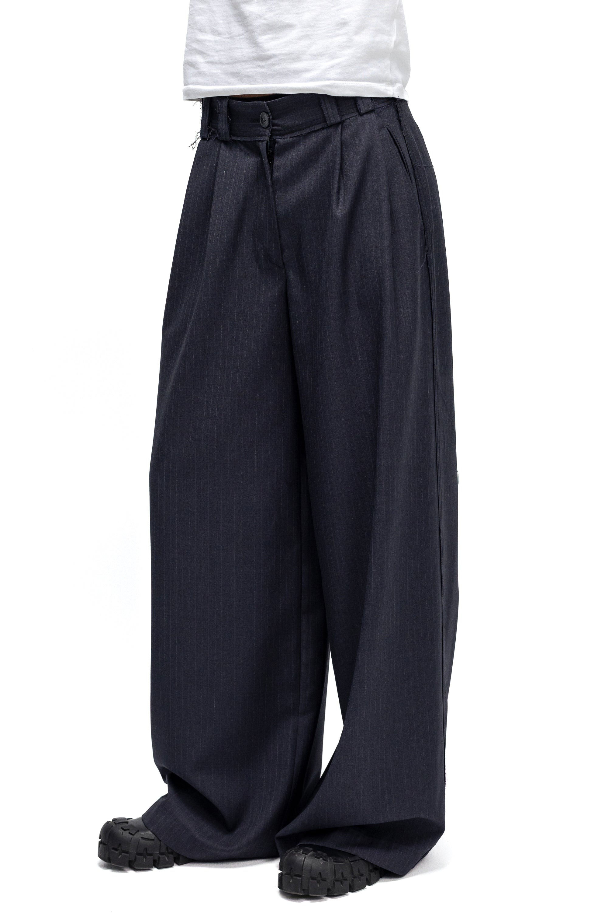 Pantaloni Bleumarin cu Dungi si Detalii Tailoring