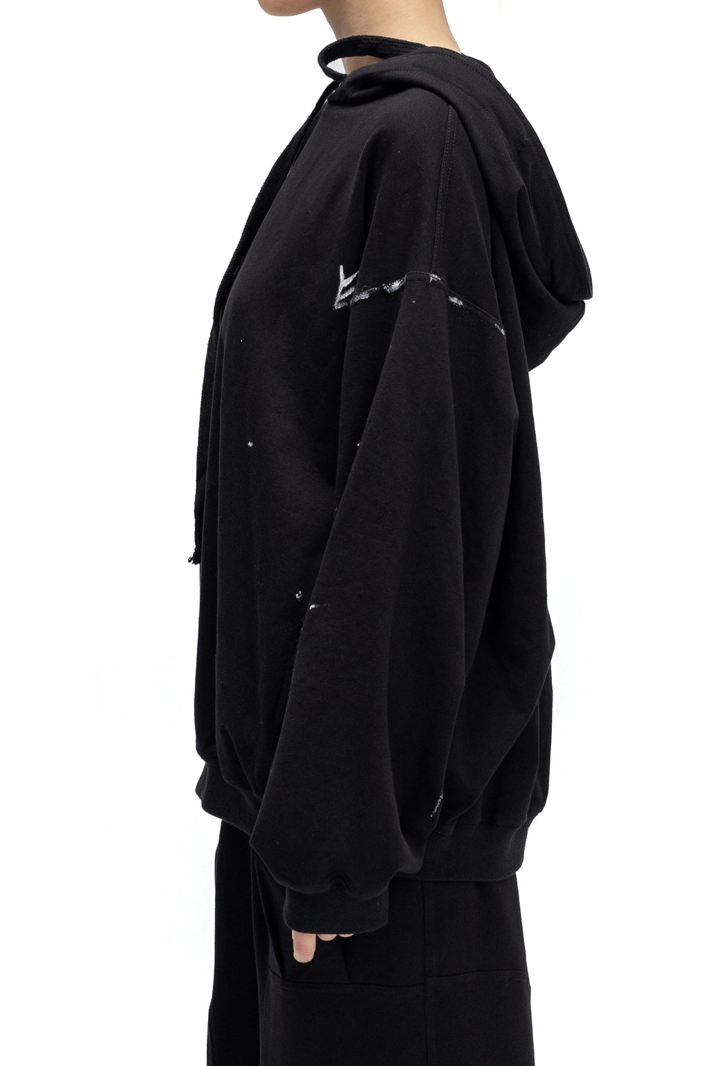 Hanorac Negru cu Gluga Pictat