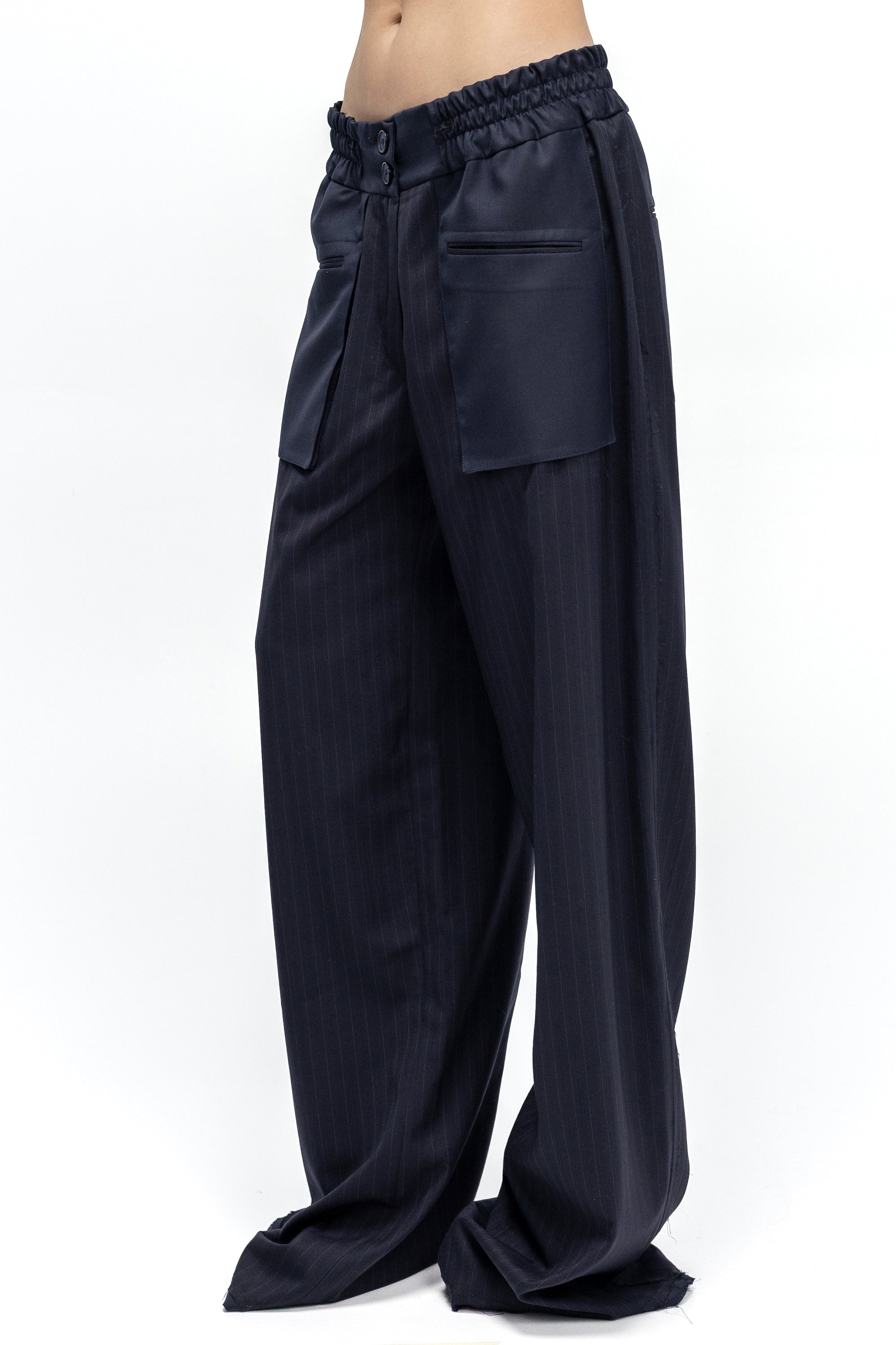 Pantaloni Din Stofa Bleumarin Cu Talie Elastica Si Buzunare Frontale Exterioare