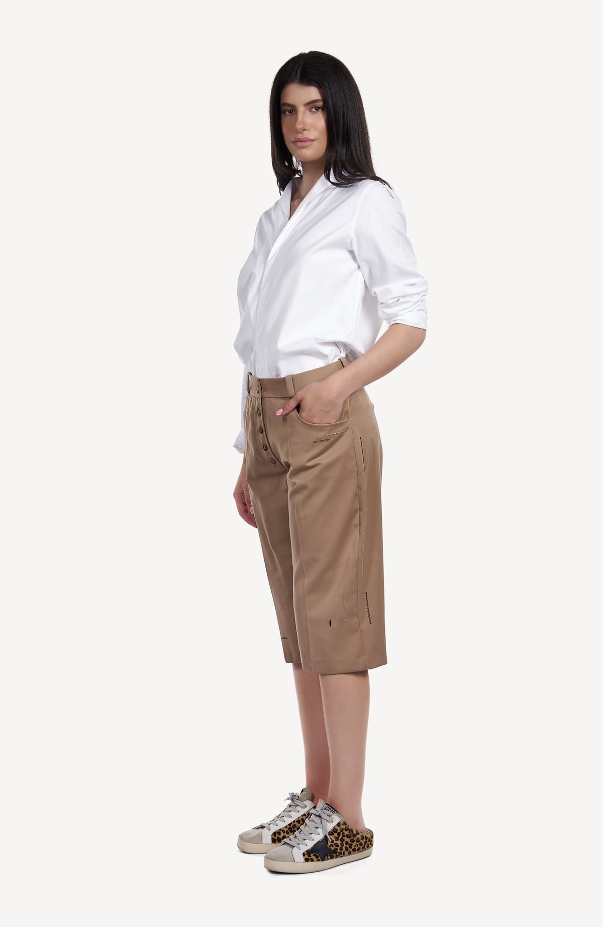 Pantaloni Camel cu Nasturi Decorativi
